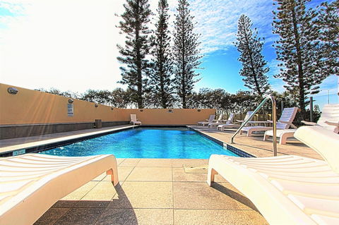 Seacrest Beachfront Holiday Apartments - C Tourism 3