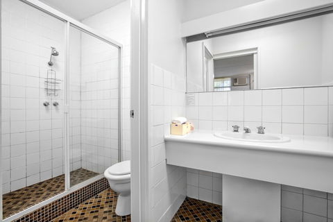 Parkside Inn Motel - C Tourism 6