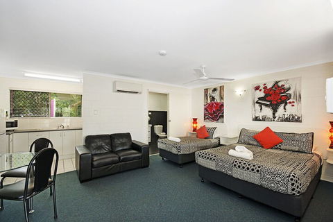 Townsville Holiday Apartments - C Tourism 3
