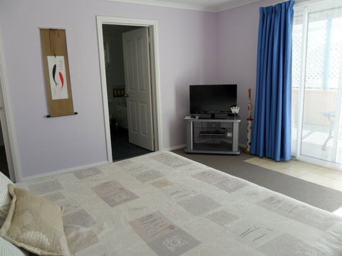 Freycinet Waters - C Tourism 4