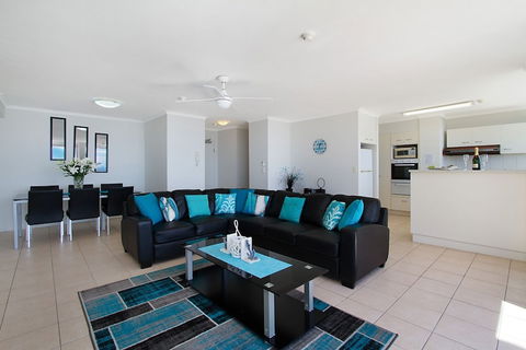 Rainbow Commodore Apartments - C Tourism 5