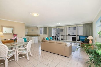 Rainbow Commodore Apartments - C Tourism 2