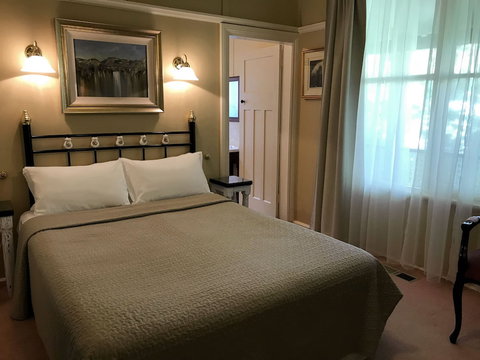 The Chalet Guesthouse And Studio - C Tourism 2