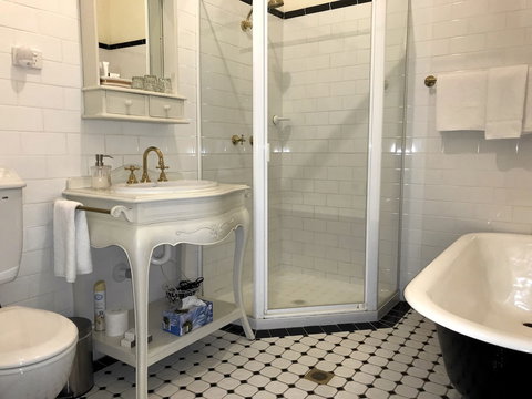 The Chalet Guesthouse And Studio - C Tourism 3