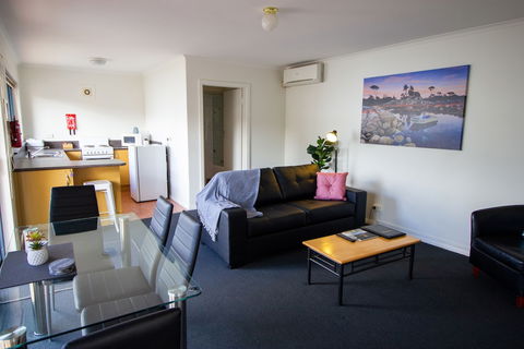 96 On Arthur Apartments - C Tourism 2
