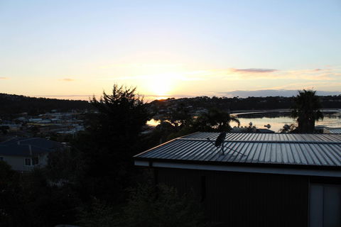 Pacific Heights Holiday Apartments & Munn's Tower House - C Tourism 6
