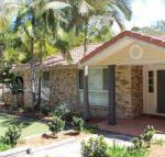 FRANGIPANI BEACH HOUSE PET FRIENDLY 22 Belbourie Cres Boomerang Beach - C Tourism