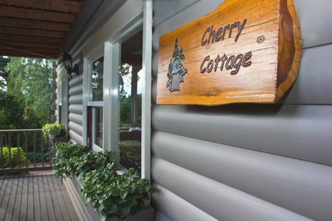 Cherry Cottage Leura - C Tourism 3
