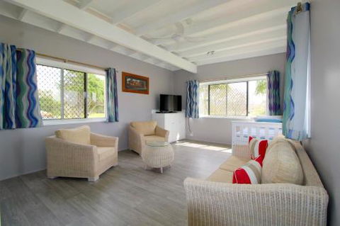 Beachfront 6 25 Willow Street - C Tourism 4