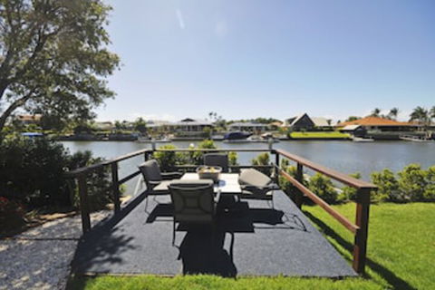 Bribie Island Canal Holiday Destination - C Tourism 0