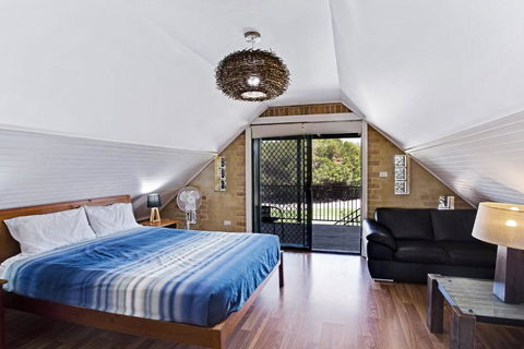 Salt Wood Cabin Style Retreat - C Tourism 6