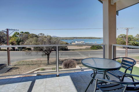 Bay Bliss In Coffin Bay - C Tourism 1