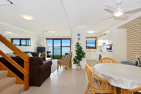 Peninsula Court 5 - C Tourism 1