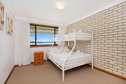 Peninsula Court 5 - C Tourism 5