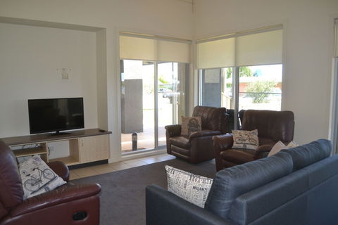 Grange Water View Yarrawonga - C Tourism 6