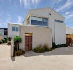 Villa Moyne located in a quiet cul de sac  designed for beach families - C Tourism