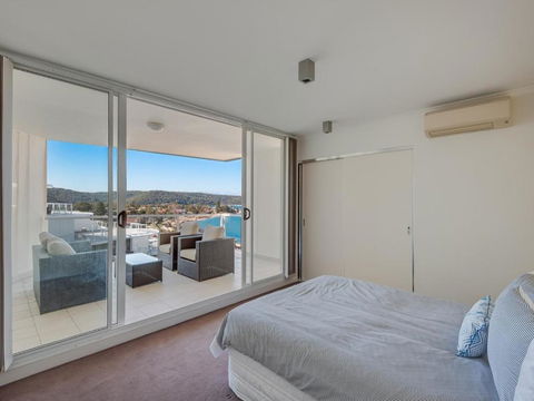 Penthouse 707 4 Bedroom Oceanview Penthouse - C Tourism 3