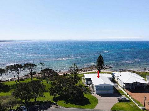 Ocean Blue Apartment One Oceanfront Apartment - C Tourism 2