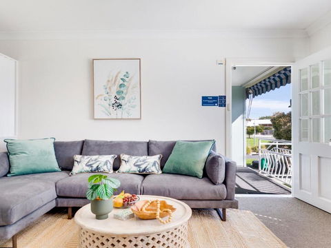 Ocean Blue Apartment Three Apartment On 2nd Level - C Tourism 4