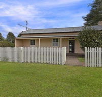 Station Masters Cottage classic quaint  nostalgia - C Tourism
