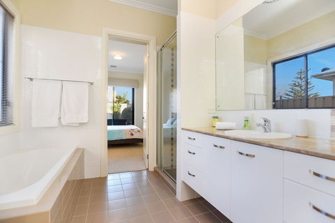 Ocean View Moana - C Tourism 1