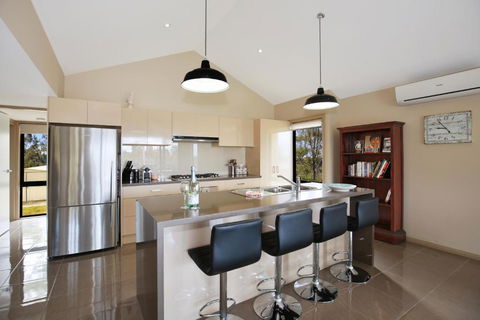 Panorama At The Lake Pet Friendly 15 Mins To Hyams Beach - C Tourism 5