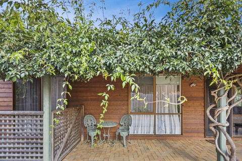 Cedar Cottage Close To Water & Pet Friendly - C Tourism 2