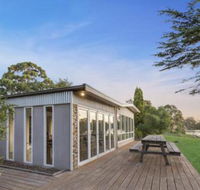 Bluff View River House Stunning Riverfront - C Tourism