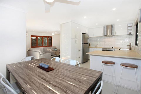 FABULOUS HOLIDAY HIDEAWAY COOLUM BEACH - C Tourism 6