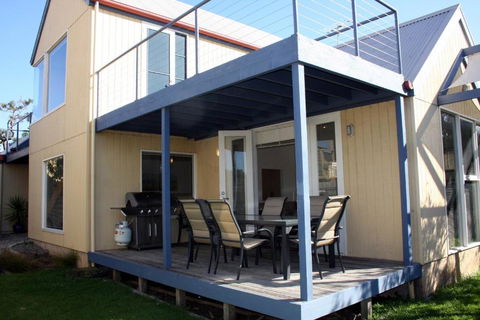 Lonsdale Shores - C Tourism 5