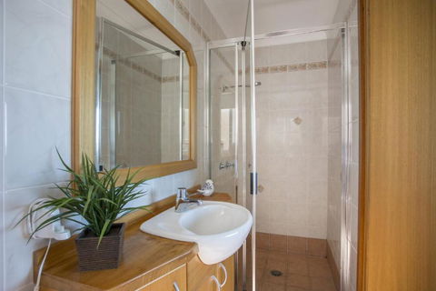 Elevated Views At Burrill Lake 17 Canberra Cres - C Tourism 2