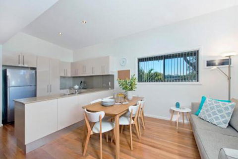 Suibhne Modern Unit Opposite River - C Tourism 6