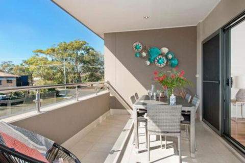 Suibhne Modern Unit Opposite River - C Tourism 3