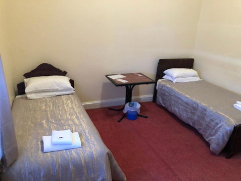 Commercial Hotel Morgan - C Tourism 4