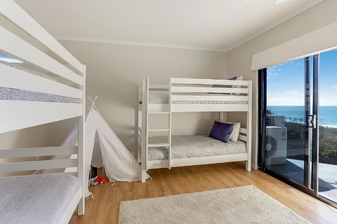Castaways Beach Escape - C Tourism 5