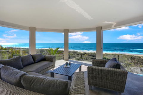 Castaways Beach Escape - C Tourism 6