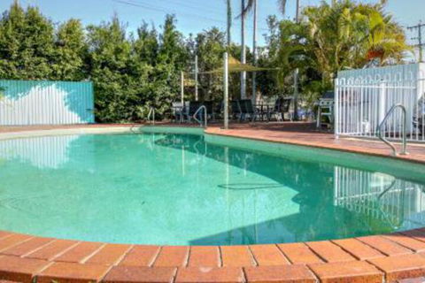 Jade Waters Hervey Bay - C Tourism 0