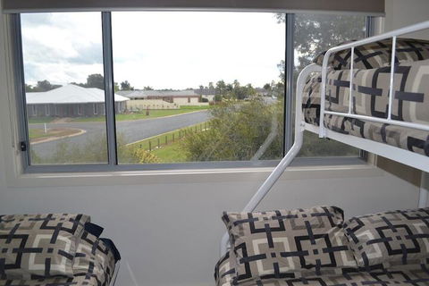 Waterview- Stoneleigh At Yarra - C Tourism 4