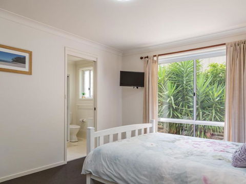 Lovely Modern Villa Amidst Peaceful Surroundings - C Tourism 1