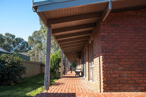Water's Edge Bundalong - C Tourism 1