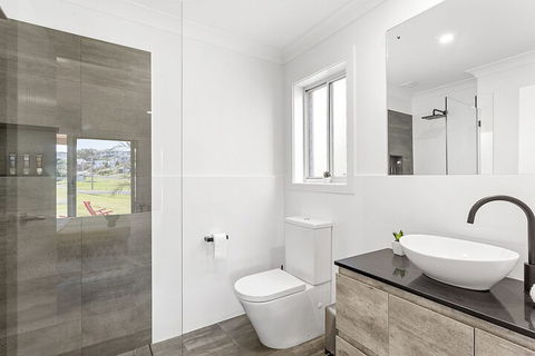 Dolphin Studio Apartment 1a Ocean Street - C Tourism 7
