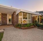 Woorim Secluded Palms Cottage - C Tourism