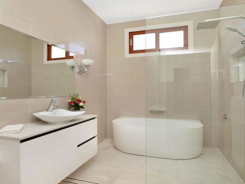 Advilla Stylish Charming & Central Location - C Tourism 2