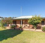Cudgee quaint cottage with separate cabin - C Tourism