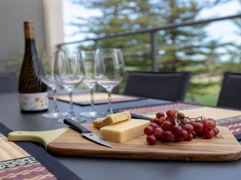 Shore To Please Comfort Cafes & Beaches - C Tourism 6