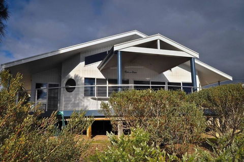 Rest A Shore Coffin Bay - C Tourism 1