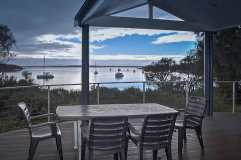 Rest A Shore Coffin Bay - C Tourism 5