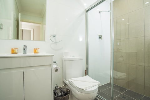 Peaceful 2kingbed Rootyhill Townhouse Near Station - C Tourism 6