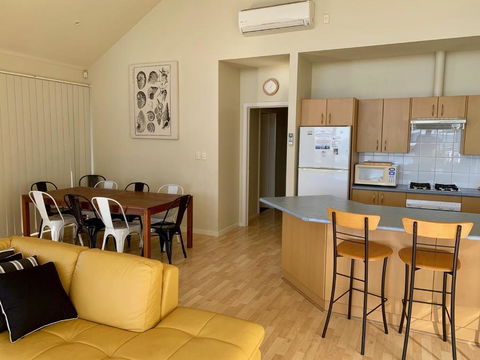 Sheoak Holiday Home - C Tourism 5
