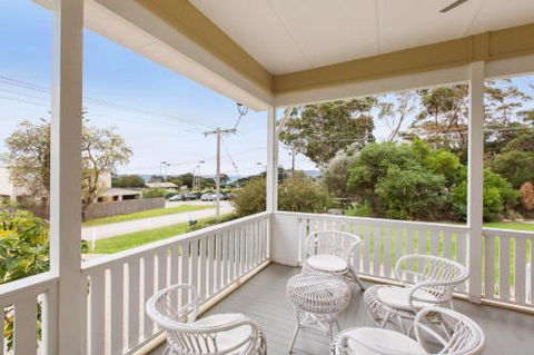 BEACHSIDE GETAWAY DROMANA - C Tourism 1
